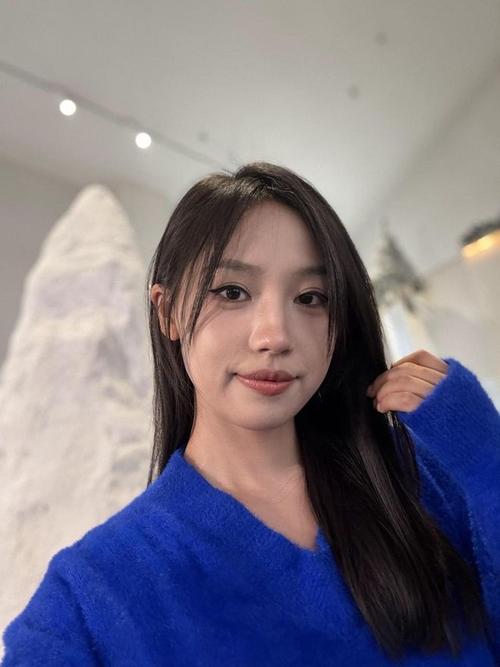 少妇av综合的相关介绍