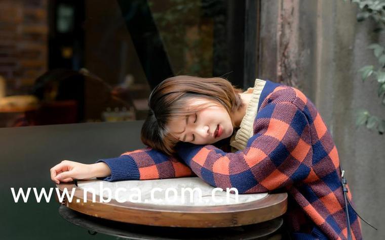 在大伯面前高潮的巨乳人妻的相关介绍