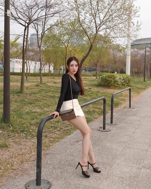 色悠悠熟女的相关介绍