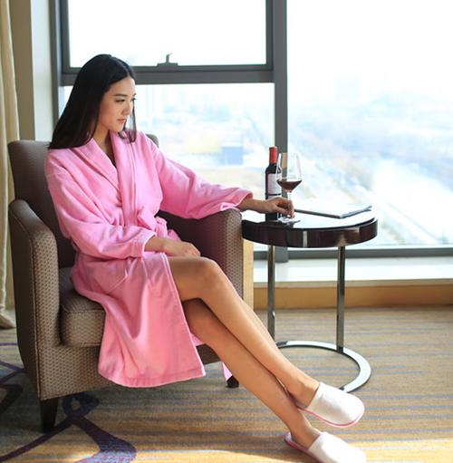 年轻的少妇av的相关介绍