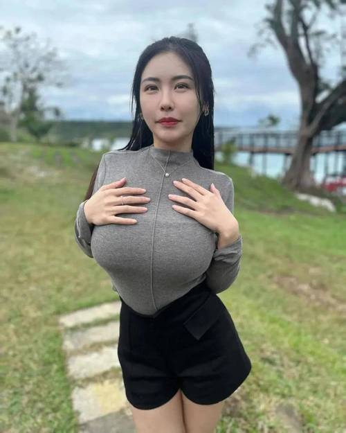 一起射一起日在线影院的相关介绍