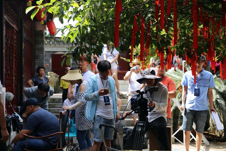 我把班长操出了白浆的相关介绍
