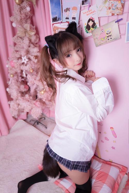 美女老师被学生操视频的相关介绍