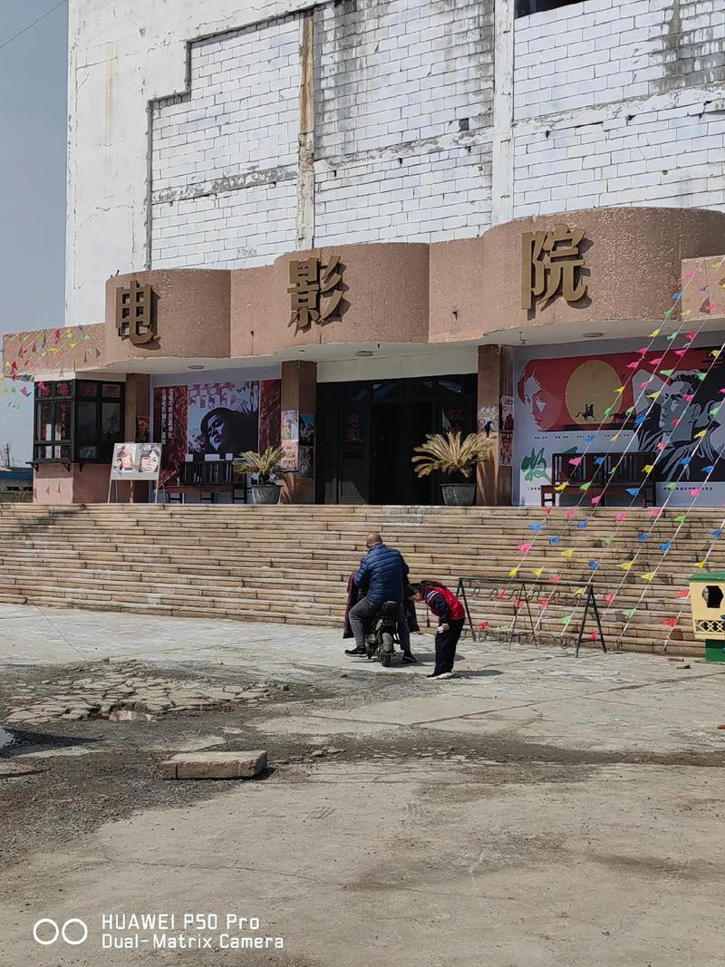 人妻少妇嫩草av的相关介绍