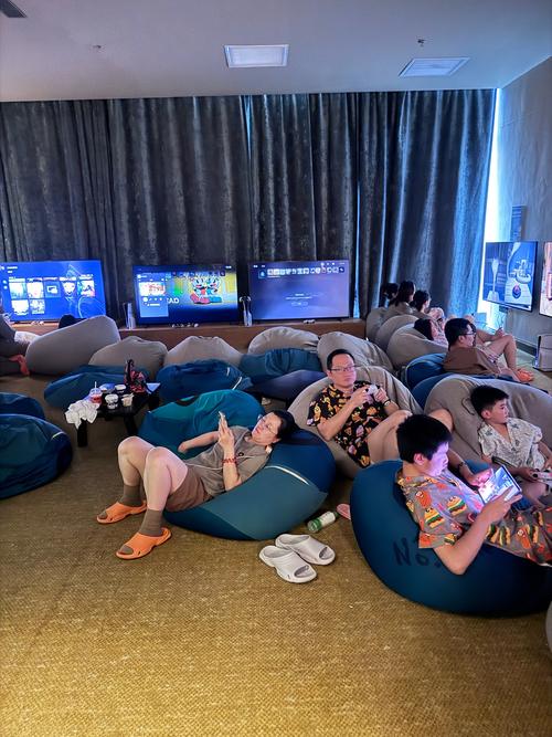 亚洲少妇二区三区的相关介绍