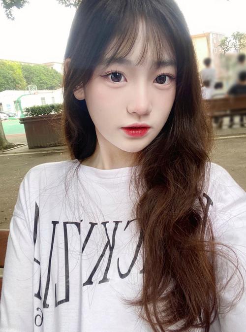 美女被老师操的相关介绍