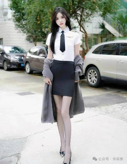 美女张开两腿让男人桶av的相关介绍