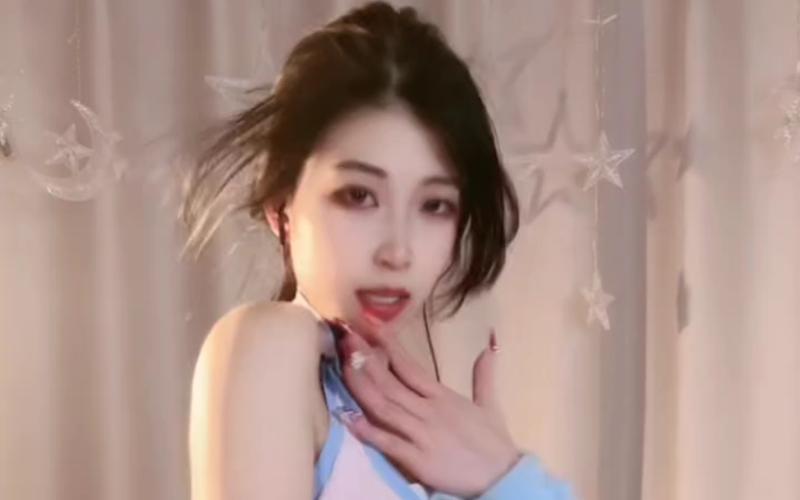 操老师逼视频的相关介绍