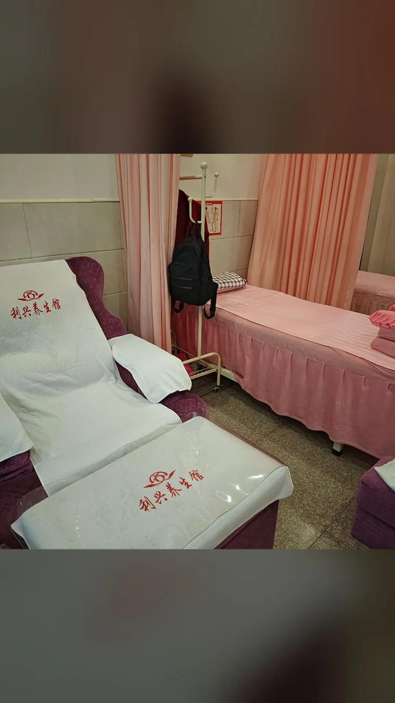 我和邻居奶奶的性事的相关介绍