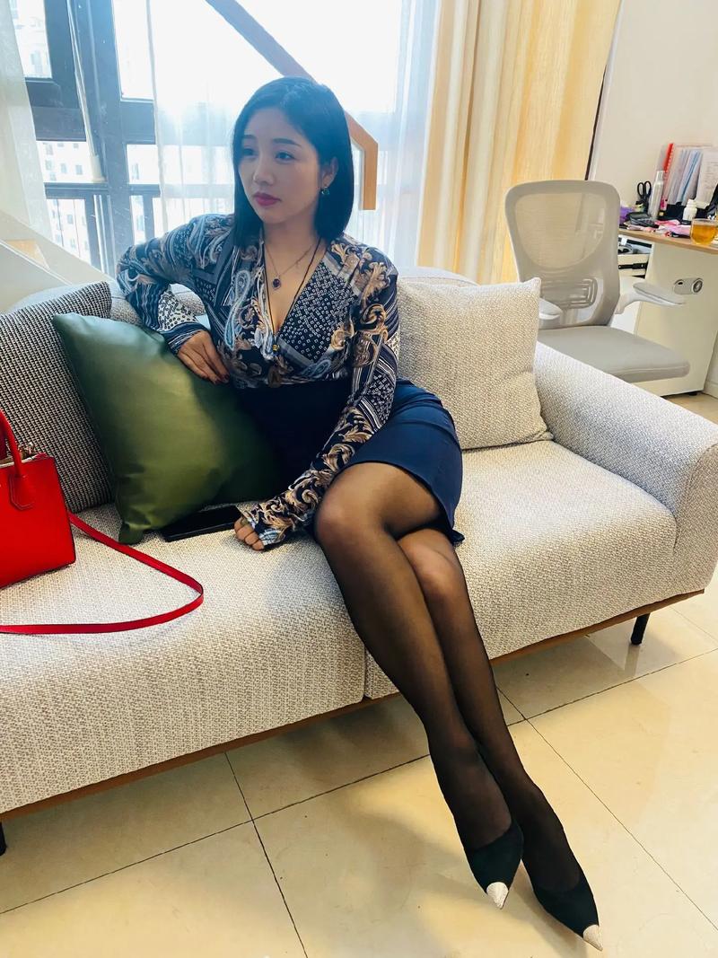 国外18岁女生乳房视频的相关介绍