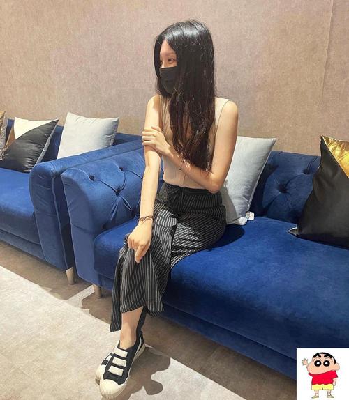 一边摸一边操.的相关介绍