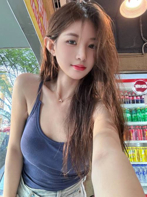 亚洲少妇第一的相关介绍