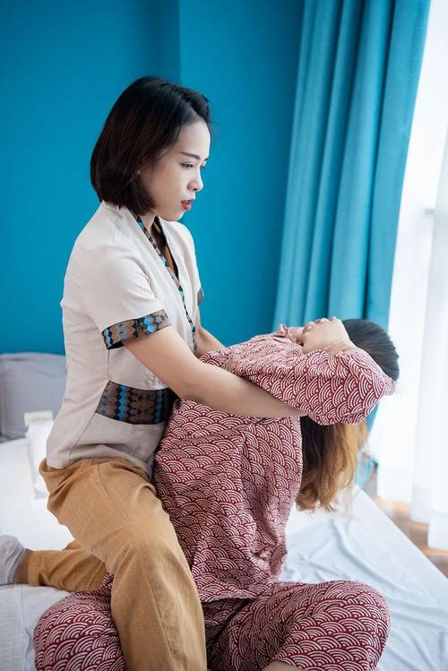 亚洲黑丝av一区的相关介绍