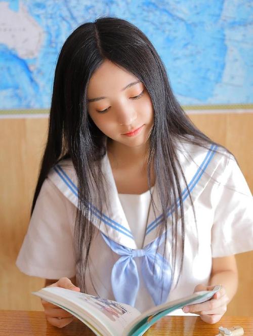 好色女邻居老师啪啪啪的相关介绍