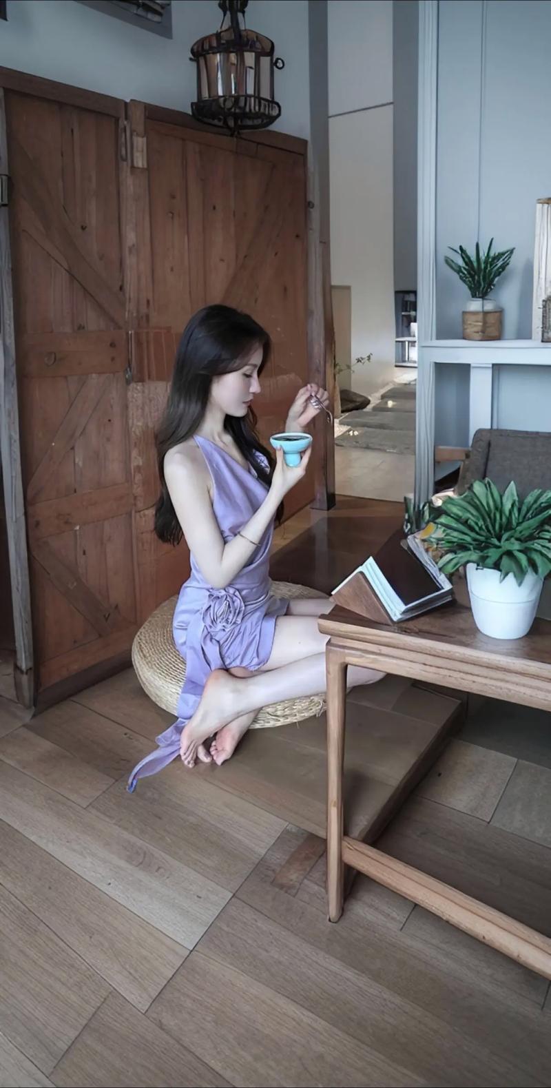 操美女老师视频的相关介绍