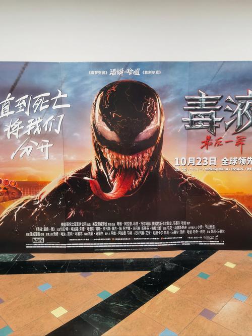 一边摸下面一边摸上面的相关介绍