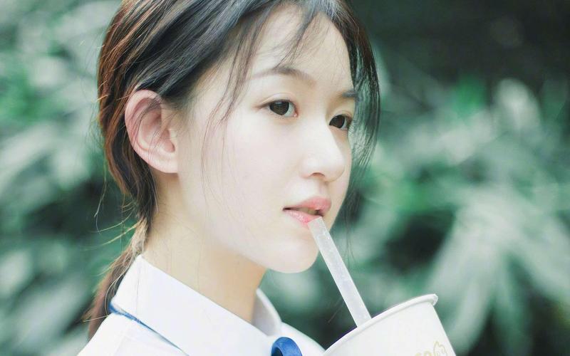 嫩熟妇日成人av的相关介绍