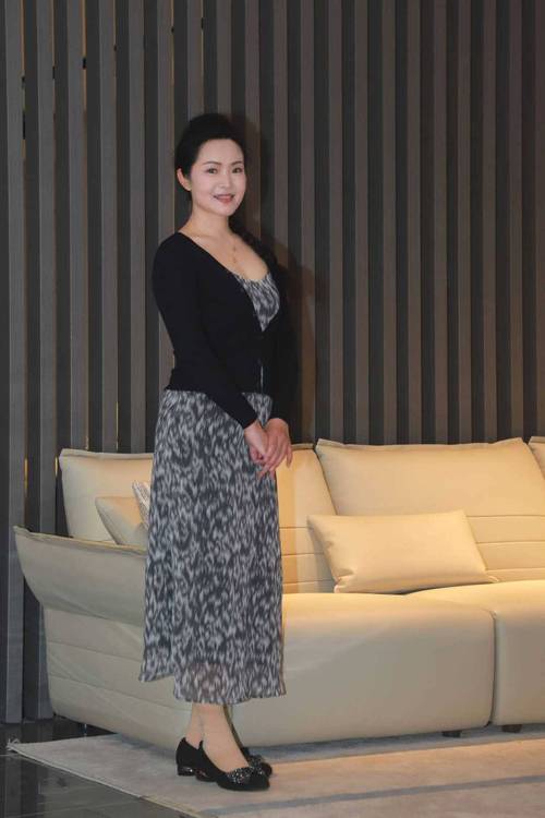 老师办公室啪啪啪的相关介绍